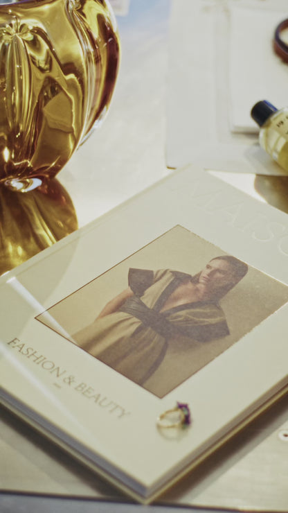 Fashion & Beauty Collectors Book Vol. 1
